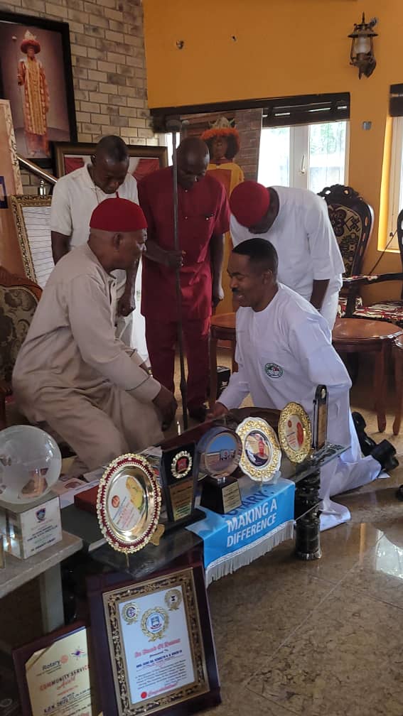 Anambra PDP Primary: Nigeria's Oldest Monarch Blesses Maduka