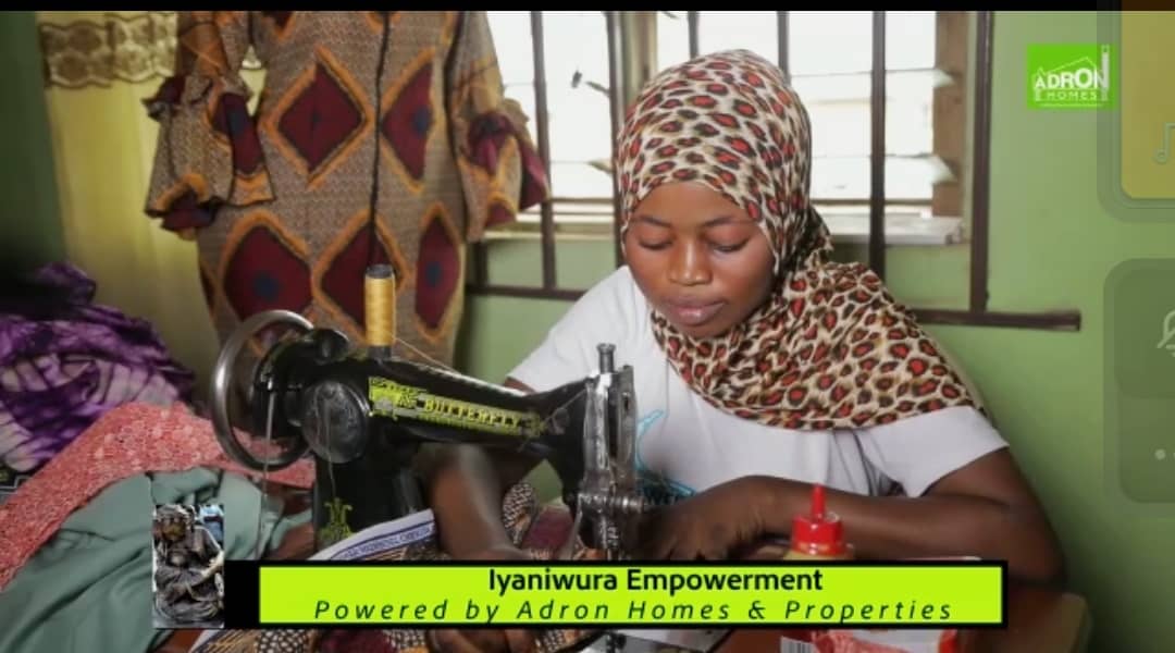 Jubilation As Iyaniwura Foundation Distrubutes Empowerment Materials To Artisans In Ogun