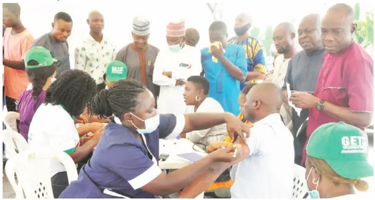 COVID-19: Last Minute Rush As FG Set To Bar Unvaccinated Workers Tomorrow
