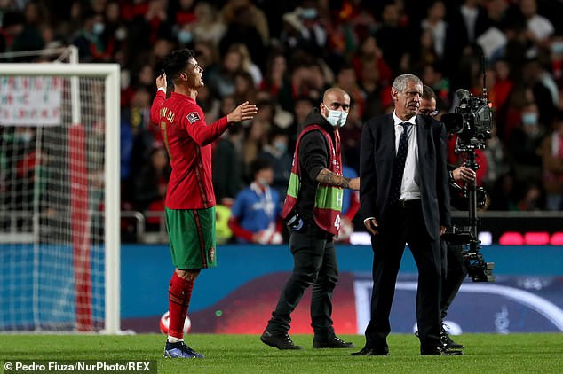 Ronaldo Shouts At Boss After Portugal Failed To Qualify For World Cup