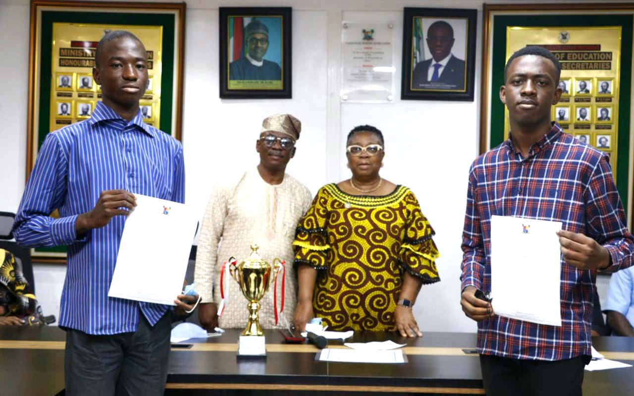 Lagos Govt Gifts N200k Yearly Scholarship To The Best WAEC Students