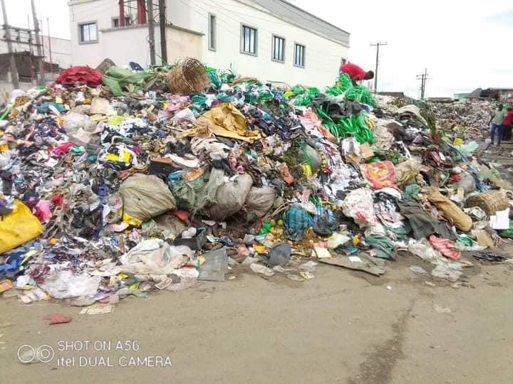 Abia Indigenes lament on the heap of refused used to decorate Aba Street