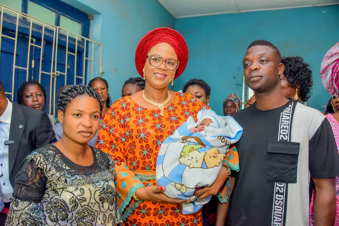 Ekiti First Lady Welcomes First Baby of the year, Donates Gifts to Triplets