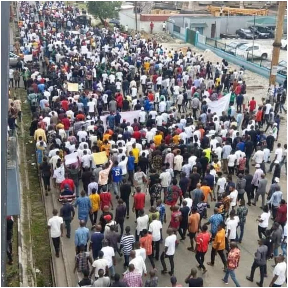 Protests Rock Warri, Delta State Over Fuel Price Hike & New Naira Notes Scarcity