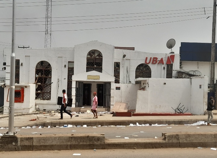 New Naira: Angry Protesters Destroy Banks In Benin