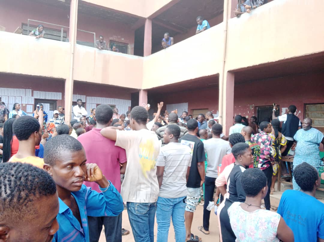 Crisis erupt as voters refuse INEC officials from closing in Anambra