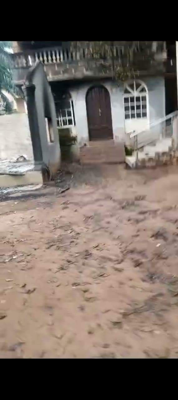 Eze Kanu Ikenolu: Unknown Gunmen Burn Down Imo Monarch’s Palace