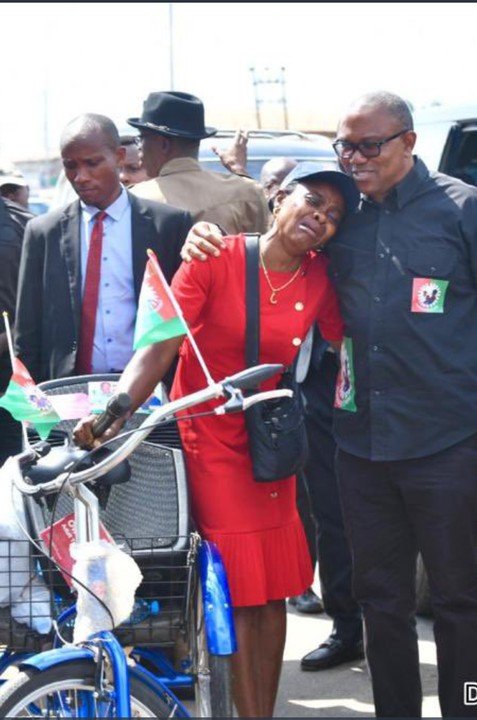 Moment Edo Woman Sheds Tears Of Joy On Meeting Peter Obi