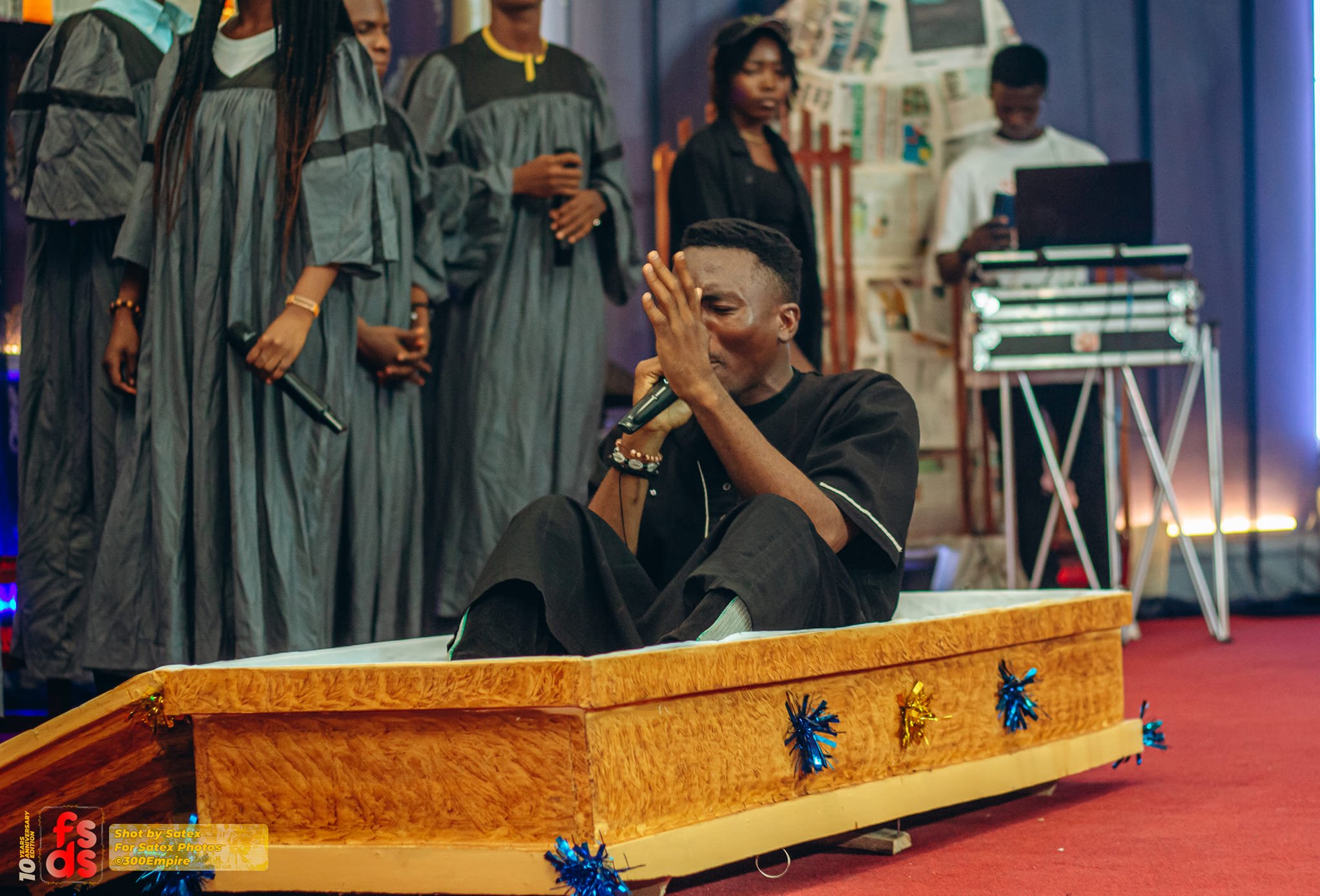 Pastor arrives church in a casket to preach about his death