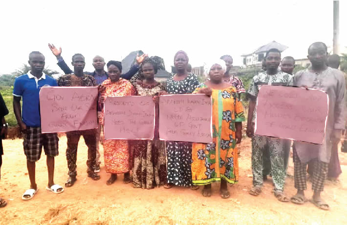 Ogun residents protest against Ogun govt over bad roads