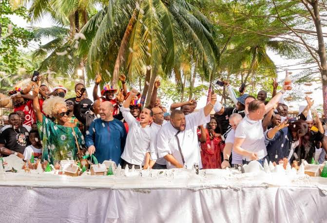 Eko Hotels sets new record with longest Christmas Cake