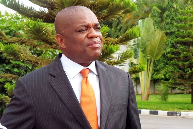 Sen Orji Uzor Kalu Donates Security Vehicles To Police