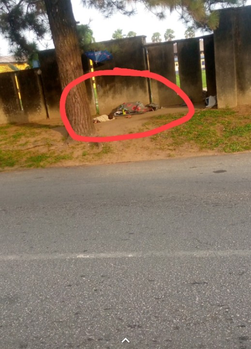 Photos Of Homeless Woman & Child In Front Of 4 Govt. Agencies In Calabar