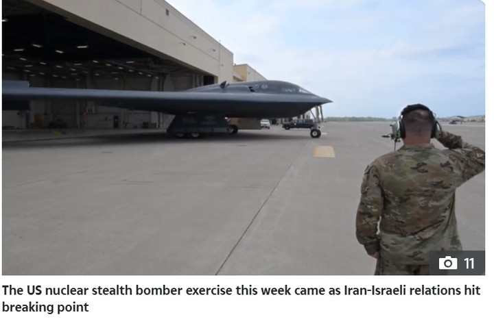USA Parades 12 Nuclear Stealth Bombers & Vows Jets Are ‘Ready To Strike Anywhere
