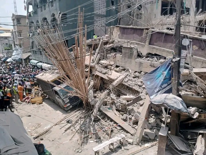 Many Trapped As 4 Story Building Collapse At Iga Iduganran, Lagos Island