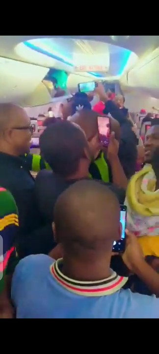 Video As Nigerians Crowded Peter Obi Onboard Plane Just For Selfies