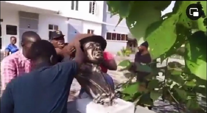 Moment River State Youths Destroy Wike's Statue