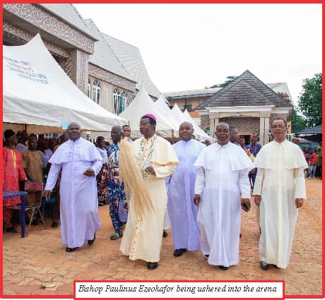 40th Priestly Anniversary: Bishop Ezeokafor Presents 30 Different Awards, Certificates Of Recognitions, 50KG Bag Of Rice Each To Parishioners Of Old All Saints, Awgbu Who Interacted Closely With Him As Parish Priest