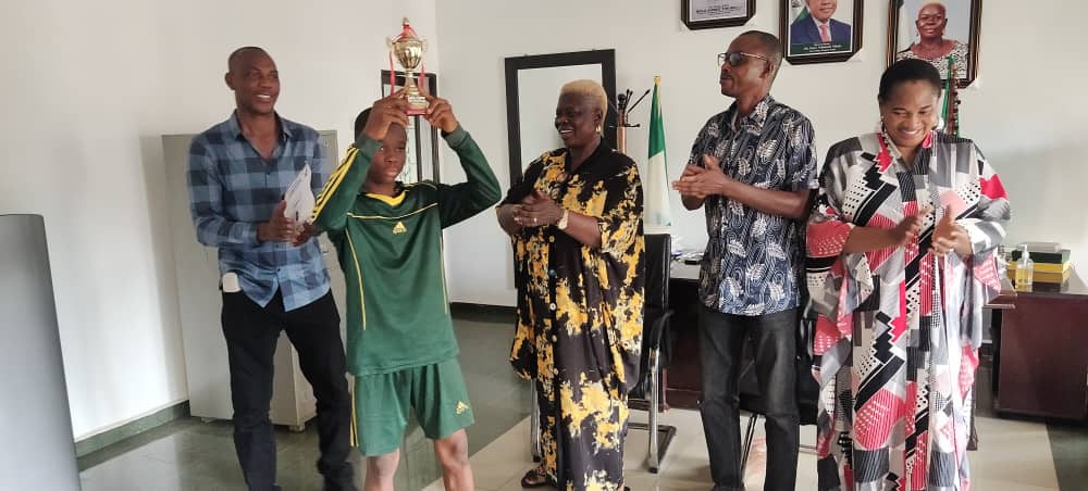 Grassroot boxing talent hunt: Mazi Okoronkwo presents the champion of the champions, Victory Nnaji to Enugu North LGA