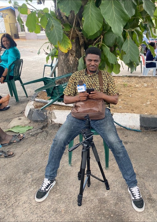 A Nigerian journalist, Ajibade Owefoso, has died in his sleep