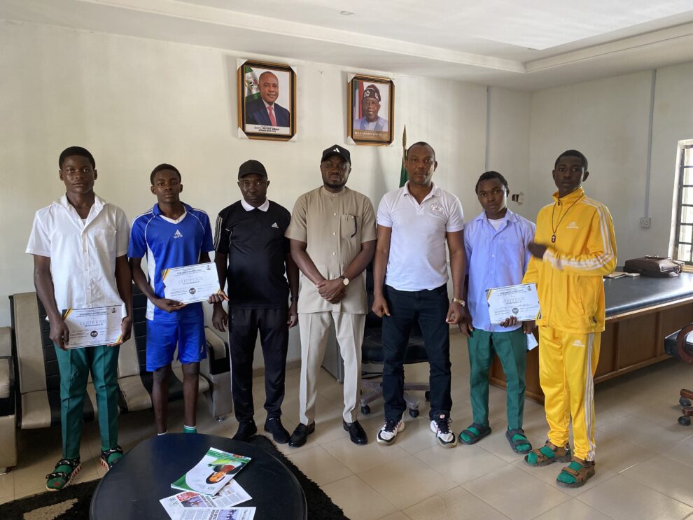 Hon Ogbonna with Mazi Okoronkwo, Mr Ozor and the boxers