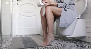 Doctors warn against sitting on the toilet for more than 10 minutes, says it could be harmful